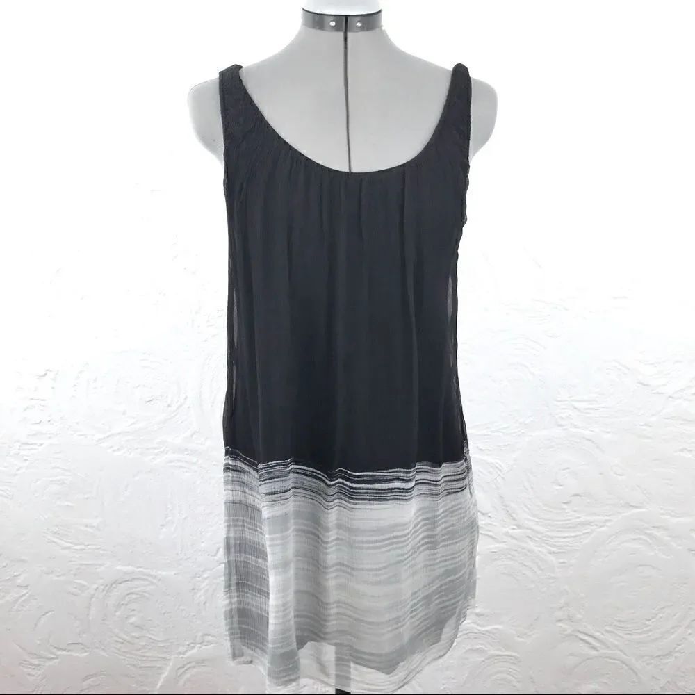 Isda & Co. Black Gray Contrast Pattern Hem Pullover Lightweight Tank Blouse